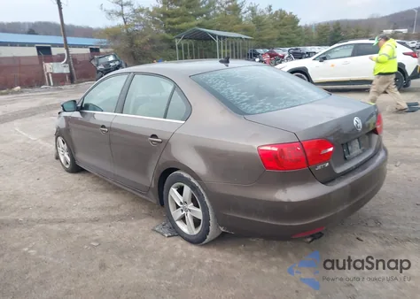 2014 Volkswagen Jetta 2.0L Tdi z USA, uszkodzony, nr VIN 3VWLL7AJXEM374119